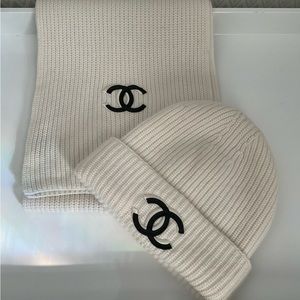 CHANEL Cashmere CC Beanie